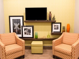 Hampton Inn Lloydminster Interior Lobby Seating Area 2 r